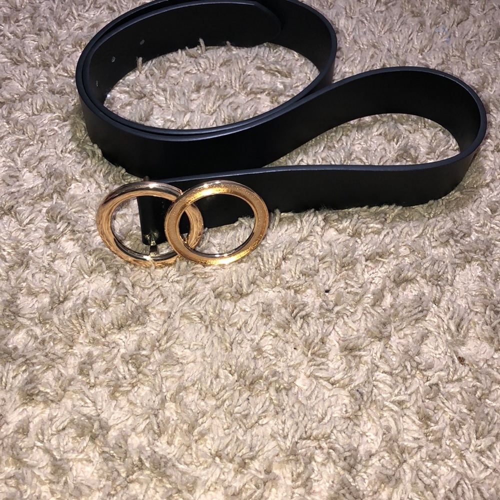 Black and gold belt